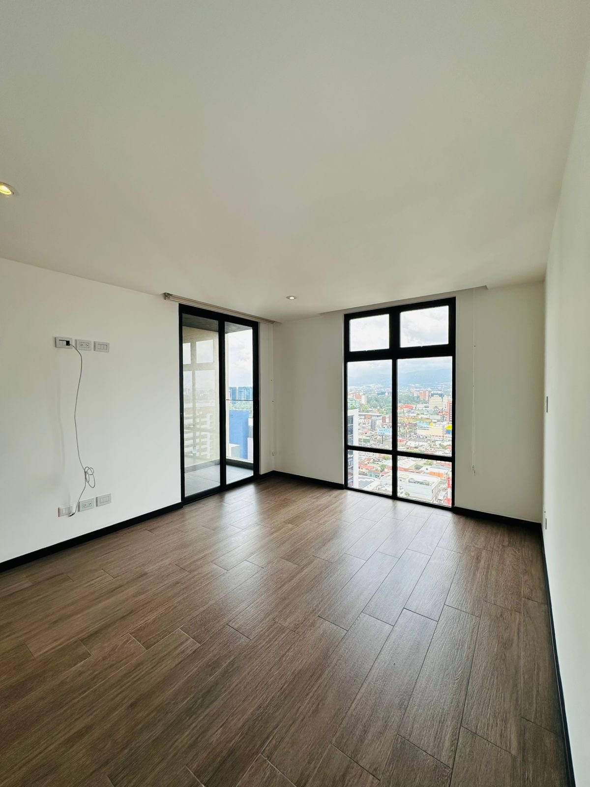 Apartamento en renta zona 10 nivel alto — Apartamento en Alquiler en Zona 10, Guatemala, Ciudad — foto 5 de 6