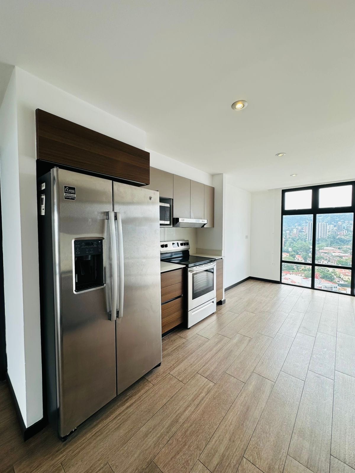 Apartamento en renta zona 10 nivel alto — Apartamento en Alquiler en Zona 10, Guatemala, Ciudad — foto 4 de 6