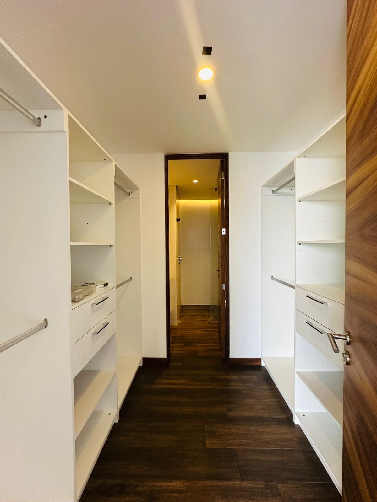 Apartamento en renta zona 10 — Apartamento en Alquiler en Avia, Zona 10, Guatemala, Ciudad — foto 4 de 5