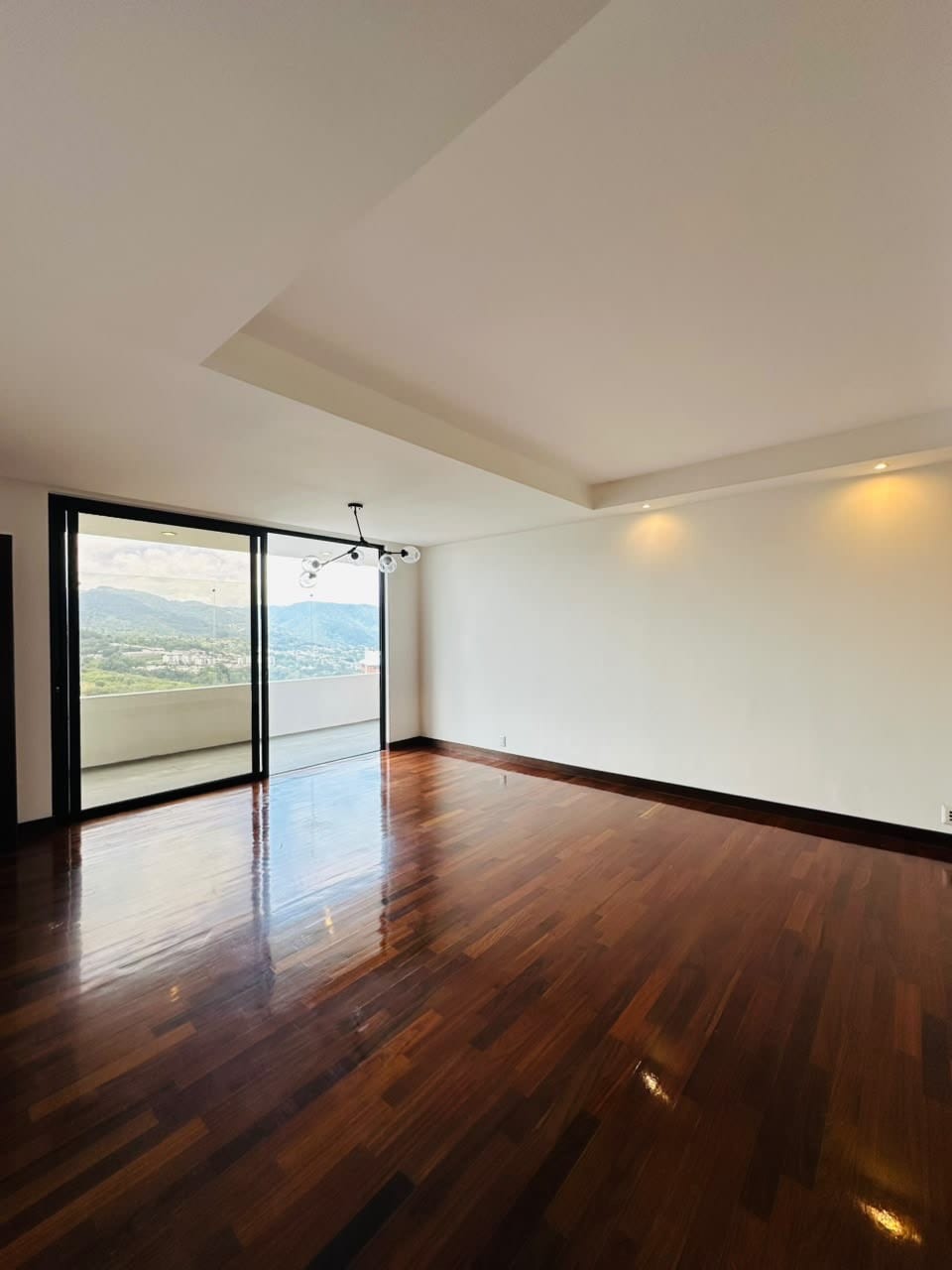 Hermoso apartamento en renta zona 14 — Apartamento en Alquiler en Lantana, Zona 14, Guatemala, Ciudad — foto 1 de 7