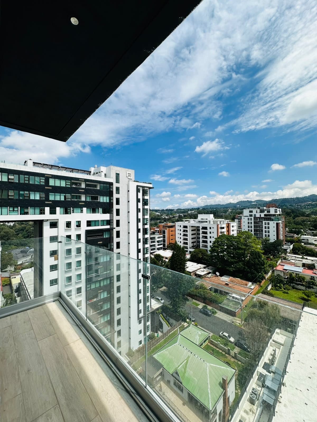 Espectacular apartamento amueblado en renta zona 15 — Apartamento en Alquiler en Hessen Apartamentos, Zona 15, Guatemala, Ciudad — foto 5 de 10
