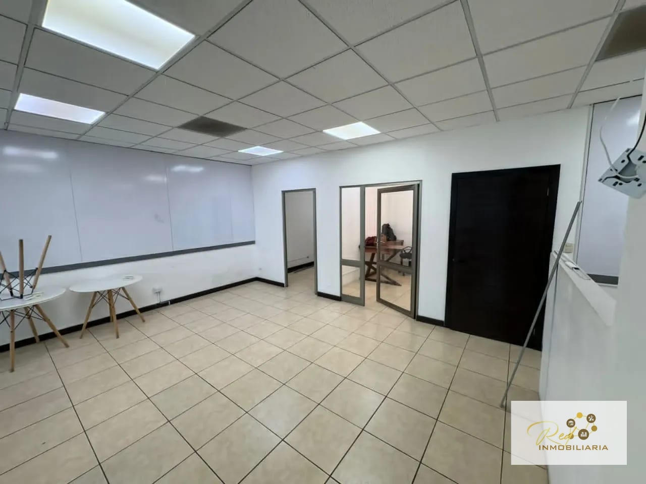 🏢 Oficina en Venta – Dubai Center, Zona 10 — Oficina en Venta en Dubai Center, Zona 10, Guatemala, Ciudad — foto 2 de 11