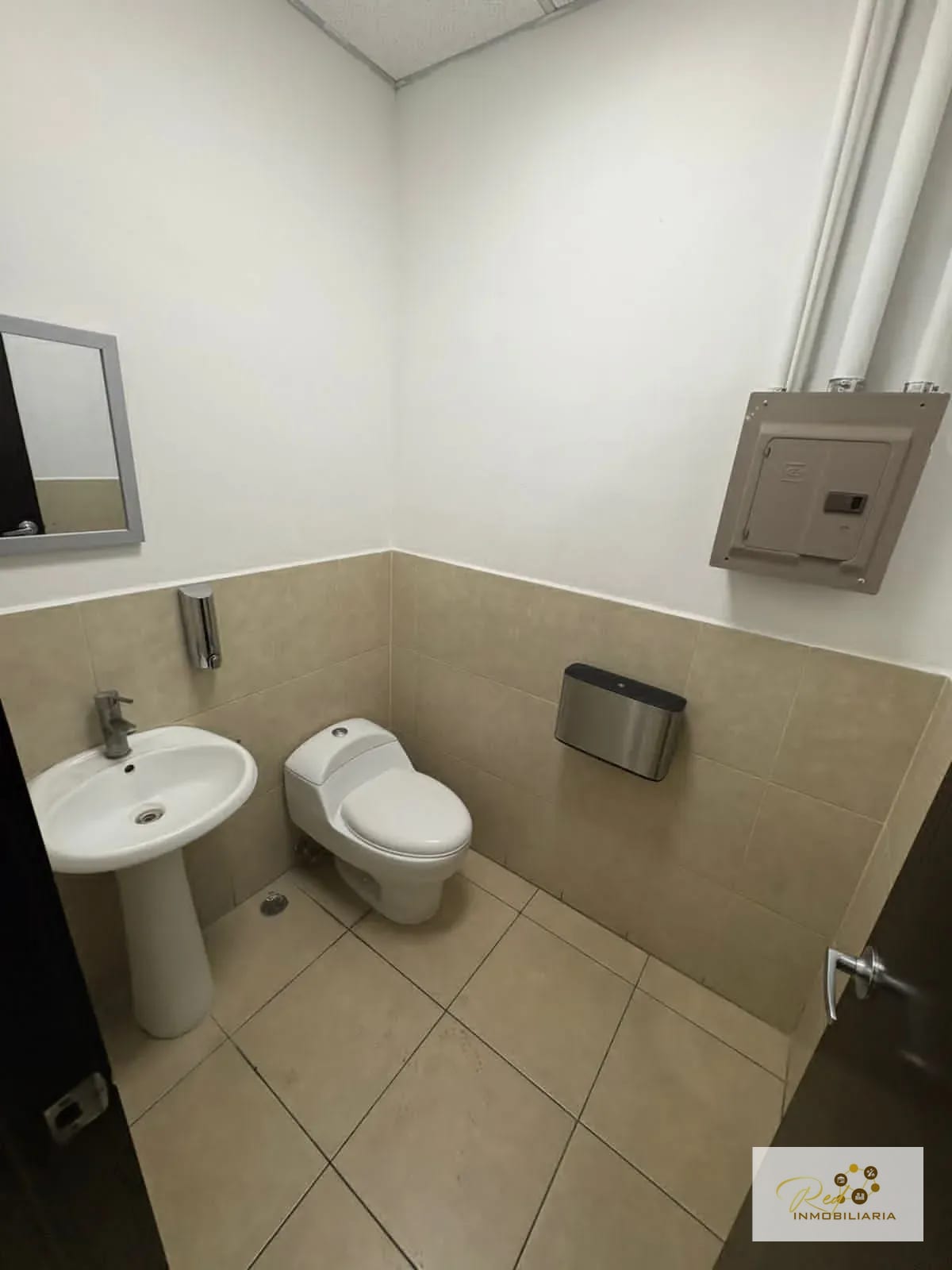 🏢 Oficina en Venta – Dubai Center, Zona 10 — Oficina en Venta en Dubai Center, Zona 10, Guatemala, Ciudad — foto 8 de 11