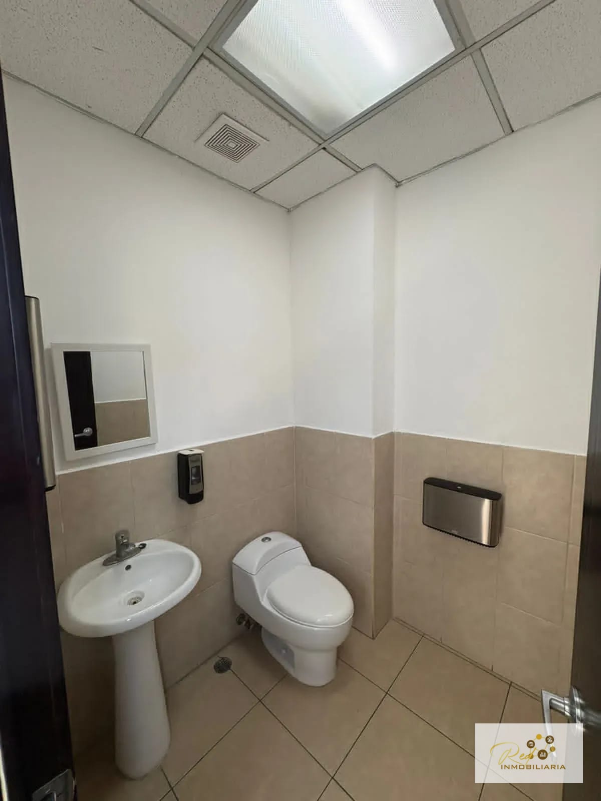 🏢 Oficina en Venta – Dubai Center, Zona 10 — Oficina en Venta en Dubai Center, Zona 10, Guatemala, Ciudad — foto 9 de 11