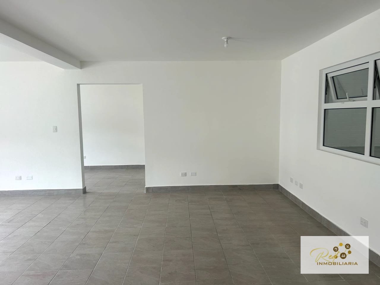 🏢 BODEGA EN ALQUILER | Tunas 8 — El Naranjo — Bodega / Ofibodega en Alquiler en Zona 4, Guatemala, Ciudad — foto 5 de 14