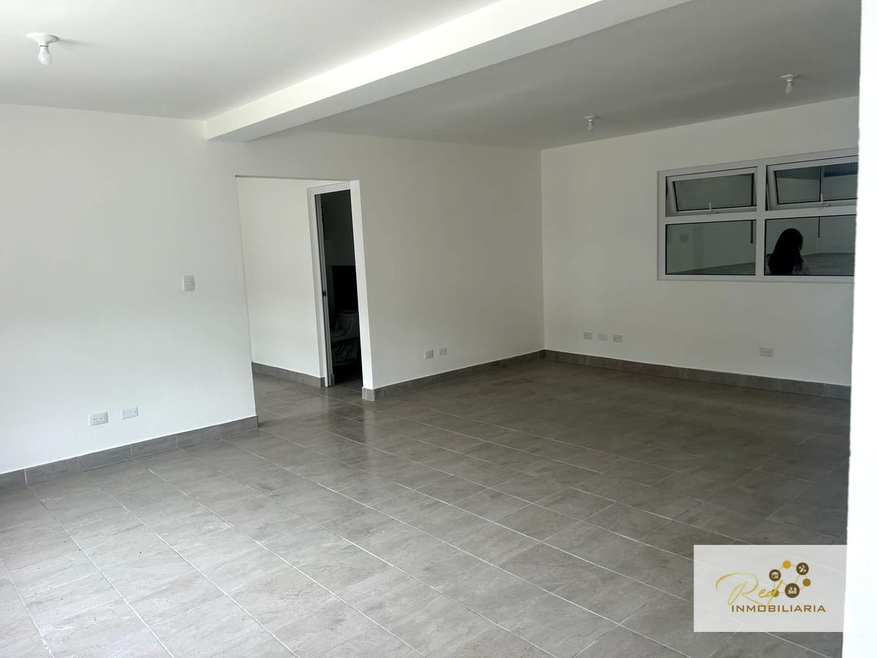 🏢 BODEGA EN ALQUILER | Tunas 8 — El Naranjo — Bodega / Ofibodega en Alquiler en Zona 4, Guatemala, Ciudad — foto 8 de 14