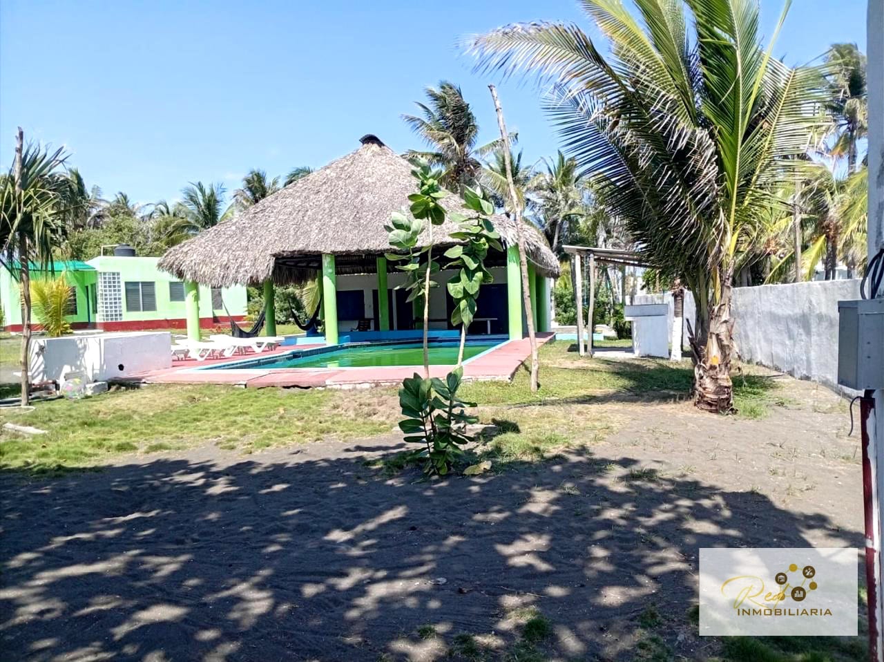 🏖️ Terreno con dos bungalows en venta — Aldea El Pumpo, Km 144 a 3 Km de Monterrico — Terreno en Venta en Monterrico, Santa Rosa — foto 1 de 14