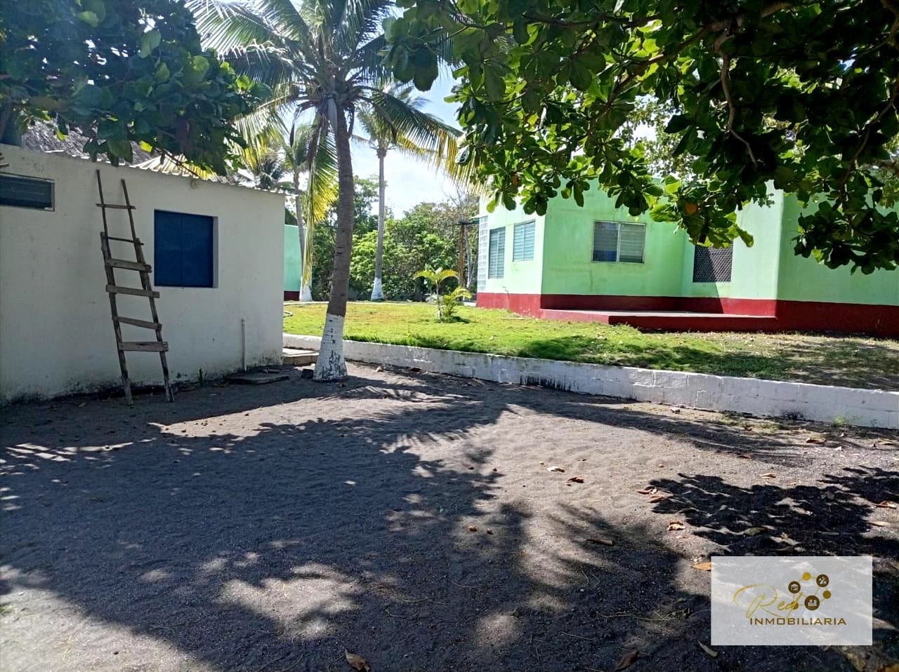 🏖️ Terreno con dos bungalows en venta — Aldea El Pumpo, Km 144 a 3 Km de Monterrico — Terreno en Venta en Monterrico, Santa Rosa — foto 8 de 14