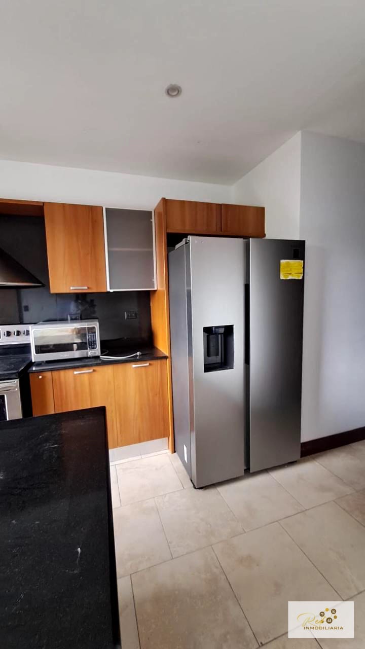 🏢 Renta de amplio apartamento — Edificio Oakland, Zona 10 — Apartamento en Alquiler en Zona 10, Guatemala, Ciudad — foto 2 de 17