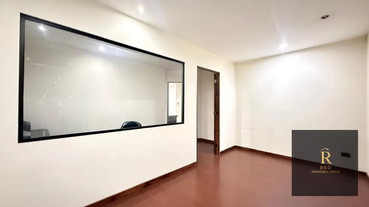 🏢 Oficina en alquiler — Zona 9, Edificio Reformador (Avenida Reforma) — Oficina en Alquiler en Zona 9, Guatemala, Ciudad — foto 6 de 7