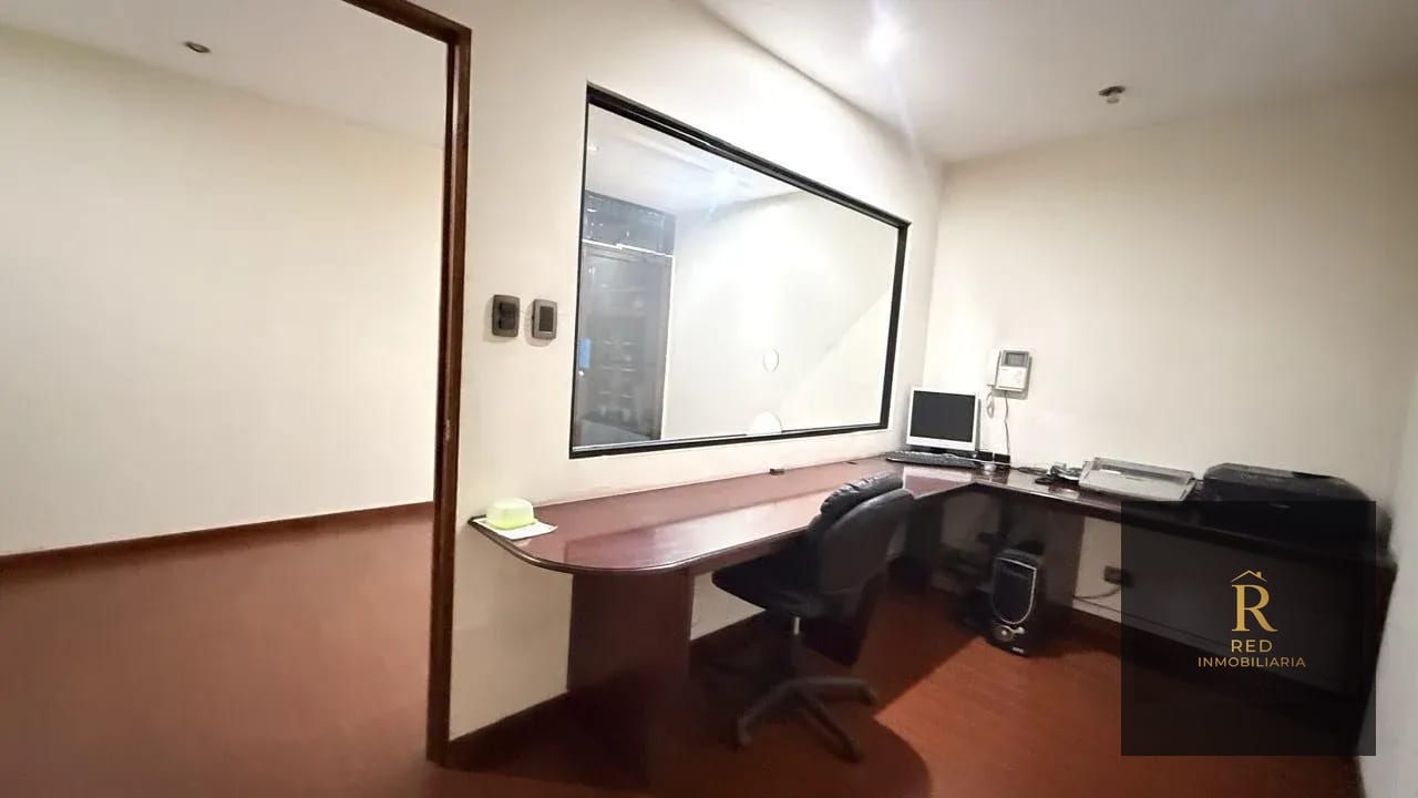 🏢 Oficina en alquiler — Zona 9, Edificio Reformador (Avenida Reforma) — Oficina en Alquiler en Zona 9, Guatemala, Ciudad — foto 3 de 7