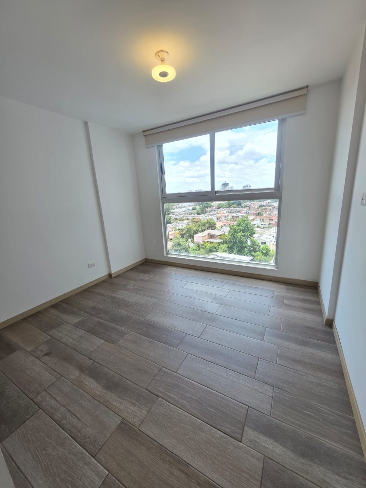 Condado Catorce / Apartamento en Renta de 2 Habitaciones y un Parqueos — Apartamento en Alquiler en Condado La Villa, Zona 14, Guatemala, Ciudad — foto 9 de 11