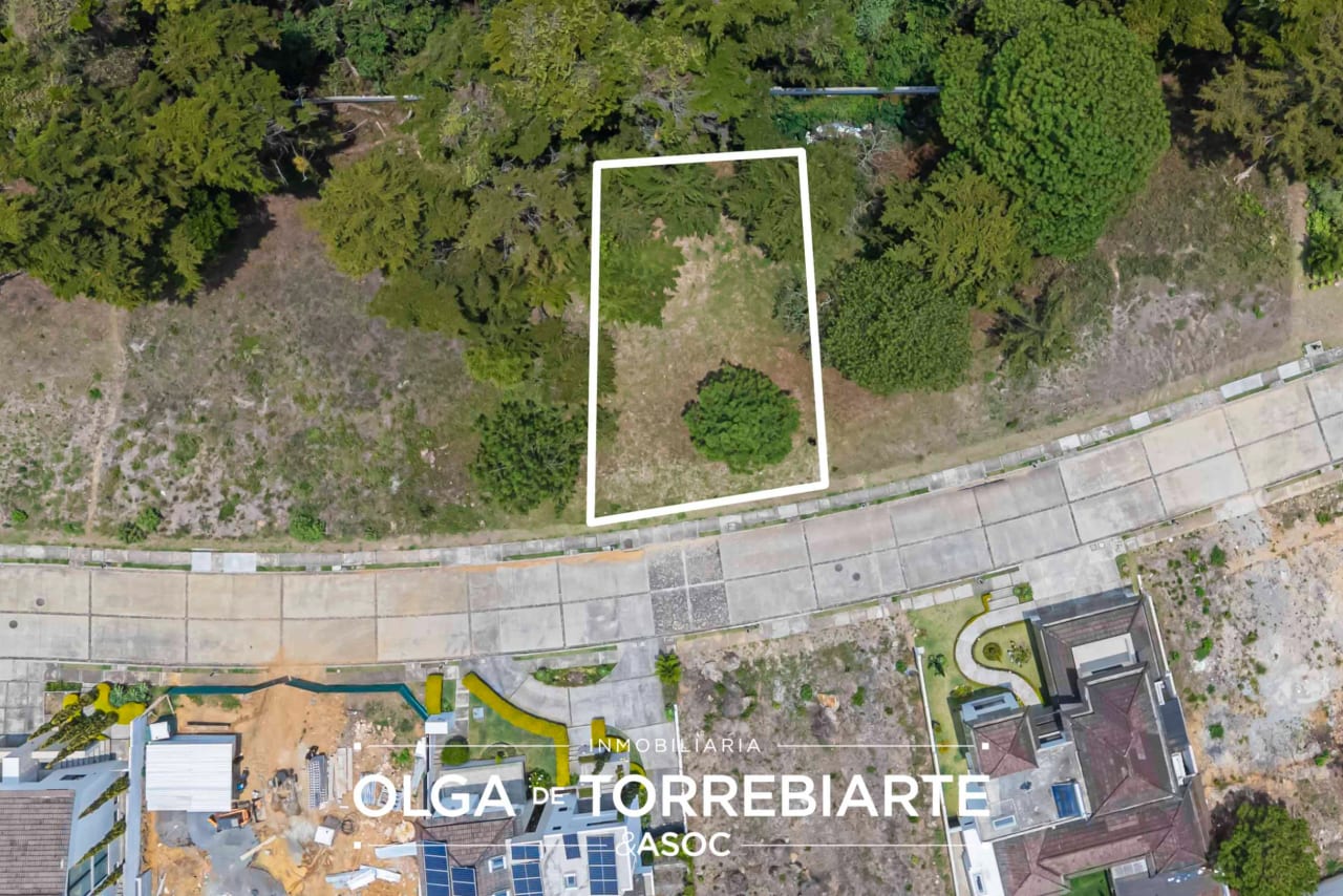 Terreno en Condominio Lomas de San Isidro, Clúster El Cortijo — Terreno en Venta en Lomas de San Isidro, Zona 16, Guatemala, Ciudad — foto 2 de 3