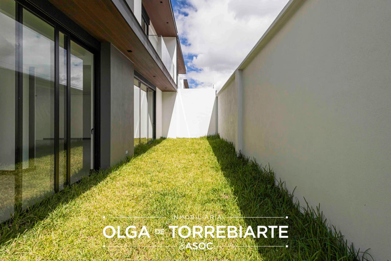 Casa para estrenar Condominio Molié, Zona 10 — Casa en Alquiler en Zona 10, Guatemala, Ciudad — foto 9 de 17