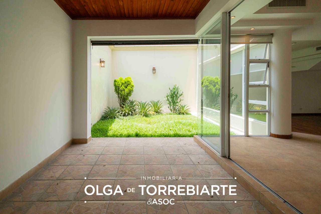 Casa en Condominio Portal del Cortijo, Zona 10 — Casa en Alquiler en Zona 10, Guatemala, Ciudad — foto 8 de 17