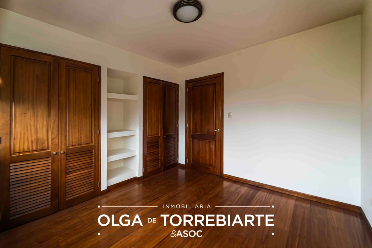 Apartamento en Torre del Valle, Zona 10 — Apartamento en Venta en Torre Del Valle, Zona 10, Guatemala, Ciudad — foto 8 de 9