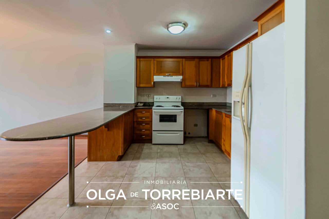 Apartamento en Torre del Valle, Zona 10 — Apartamento en Venta en Torre Del Valle, Zona 10, Guatemala, Ciudad — foto 5 de 9