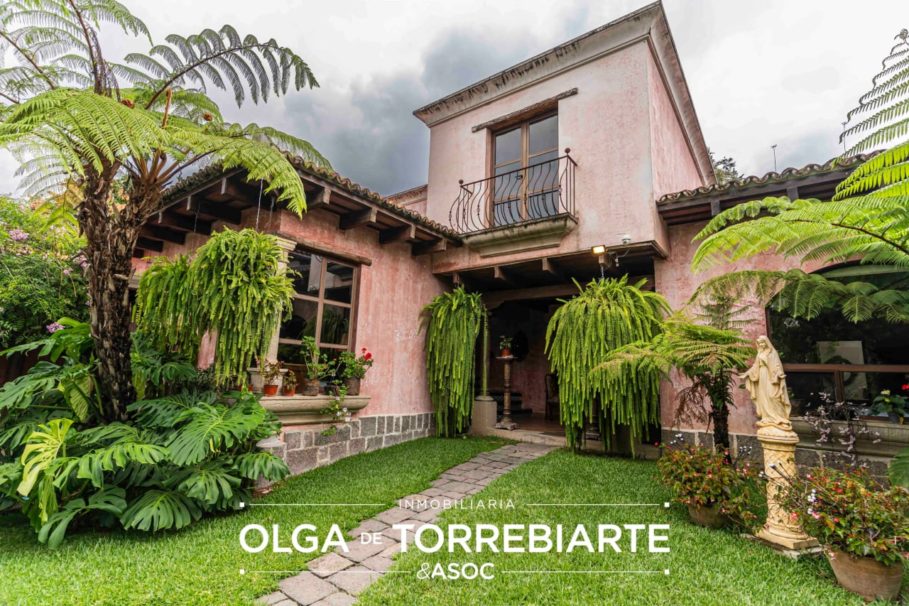 Casa amueblada en Condominio Hacienda San Jerónimo — Casa en Venta en Antigua, Sacatepéquez — foto 1 de 17