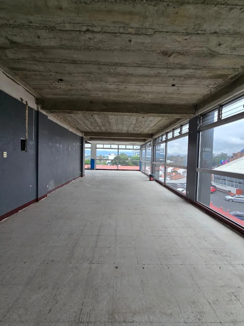 Se Alquila Oficinas y Locales Ave. Las Américas, Zona 13. — Oficina en Alquiler en Zona 13, Guatemala, Ciudad — foto 4 de 16