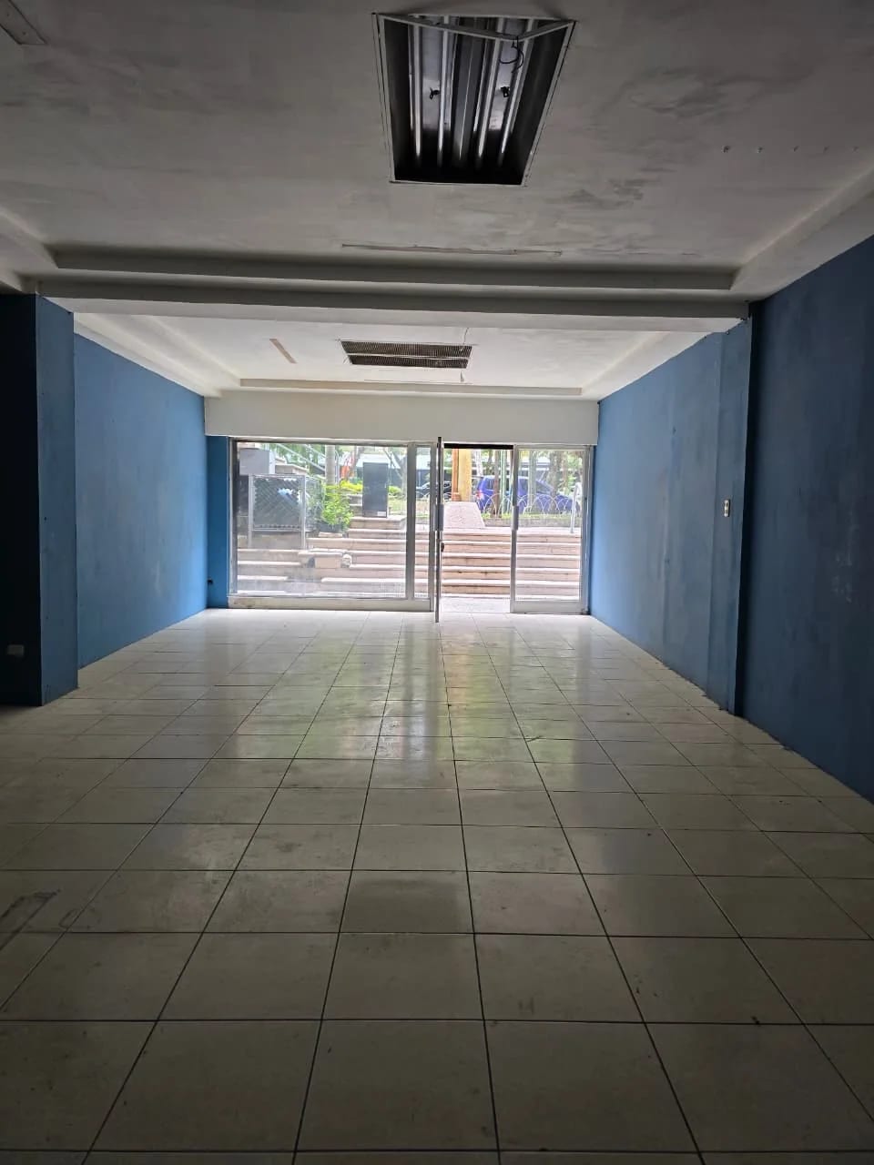 Se Alquila Oficinas y Locales Ave. Las Américas, Zona 13. — Oficina en Alquiler en Zona 13, Guatemala, Ciudad — foto 8 de 16