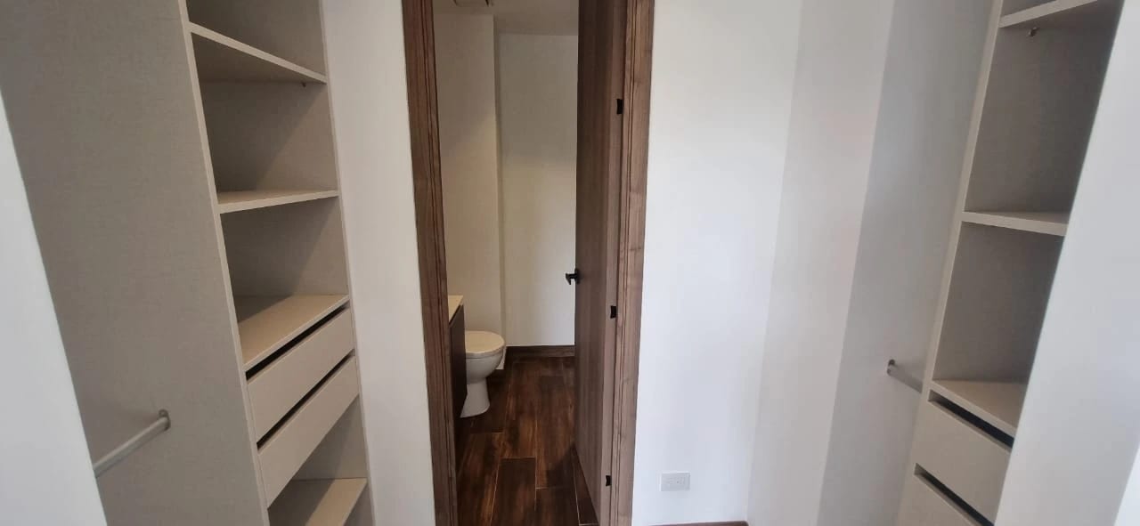 Se Alquila Apto. Edificio Vila 15, Zona 15. — Apartamento en Alquiler en Vila Quince, Zona 15, Guatemala, Ciudad — foto 3 de 11