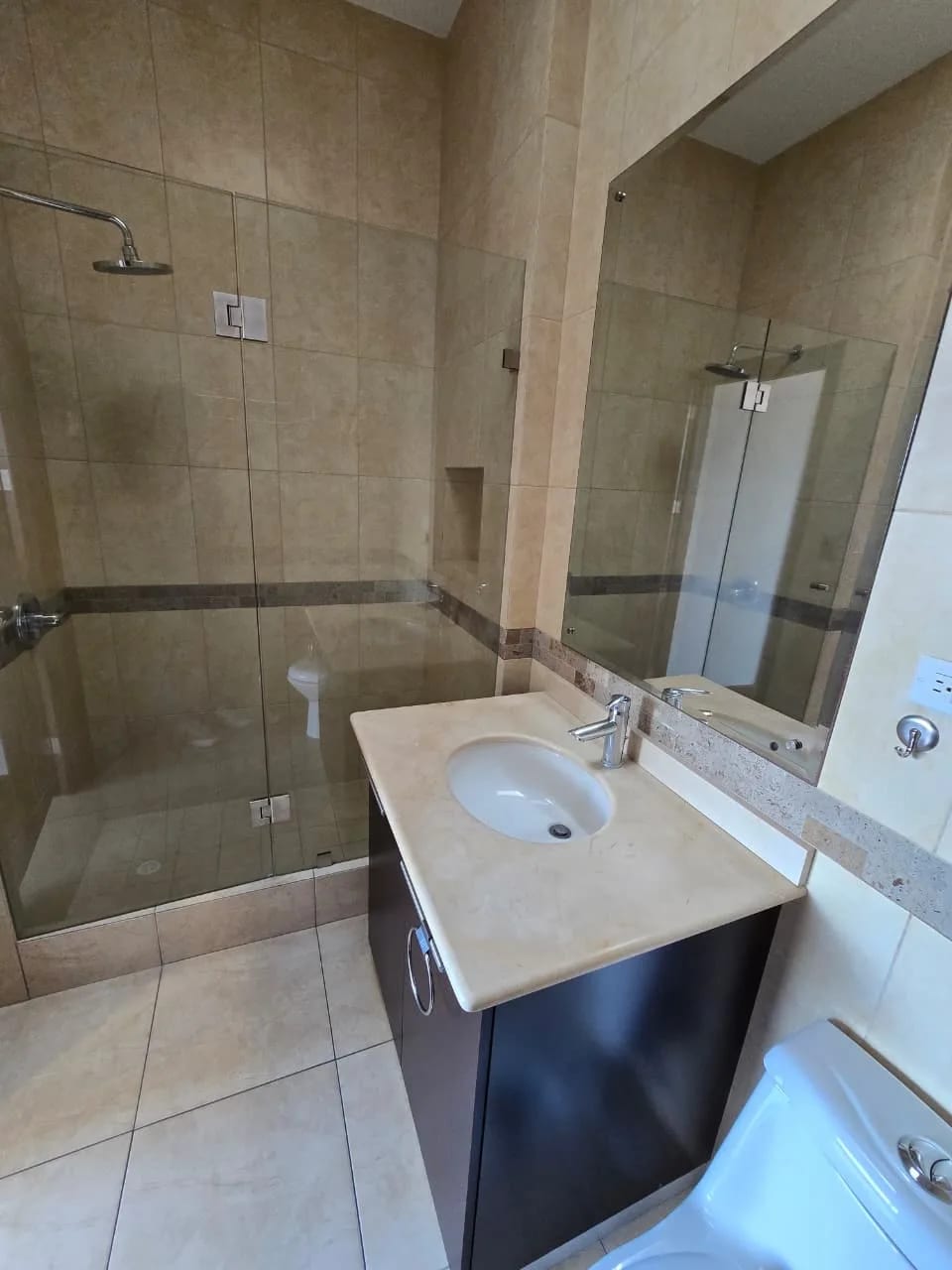 Se Alquila Apto. PH Santa María, Zona 10. — Apartamento en Alquiler en Santa María, Zona 10, Guatemala, Ciudad — foto 10 de 17