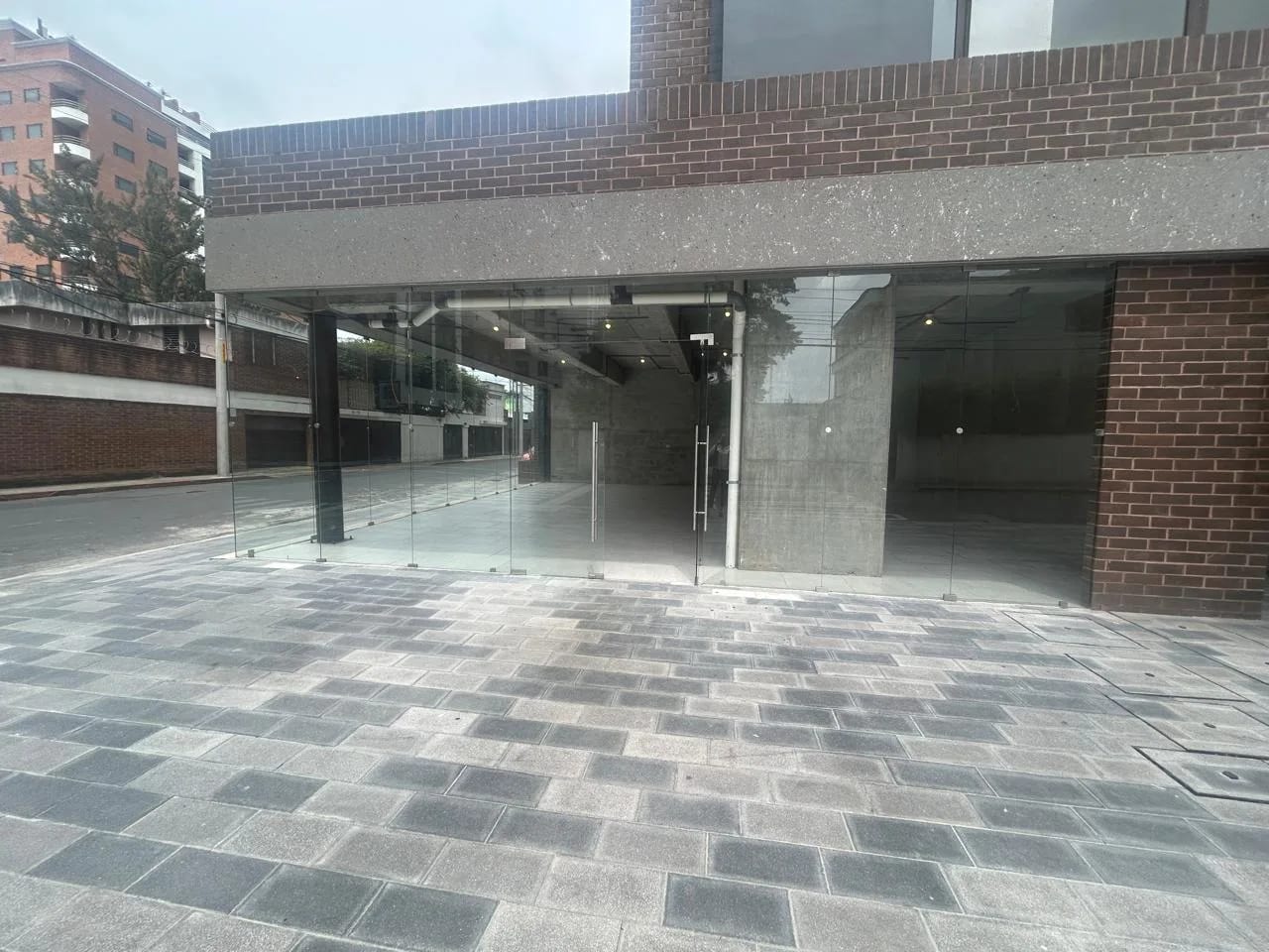 Se Alquila Local Comercial Edificio Biko, Zona 10. — Local en Alquiler en Zona 10, Guatemala, Ciudad — foto 10 de 10