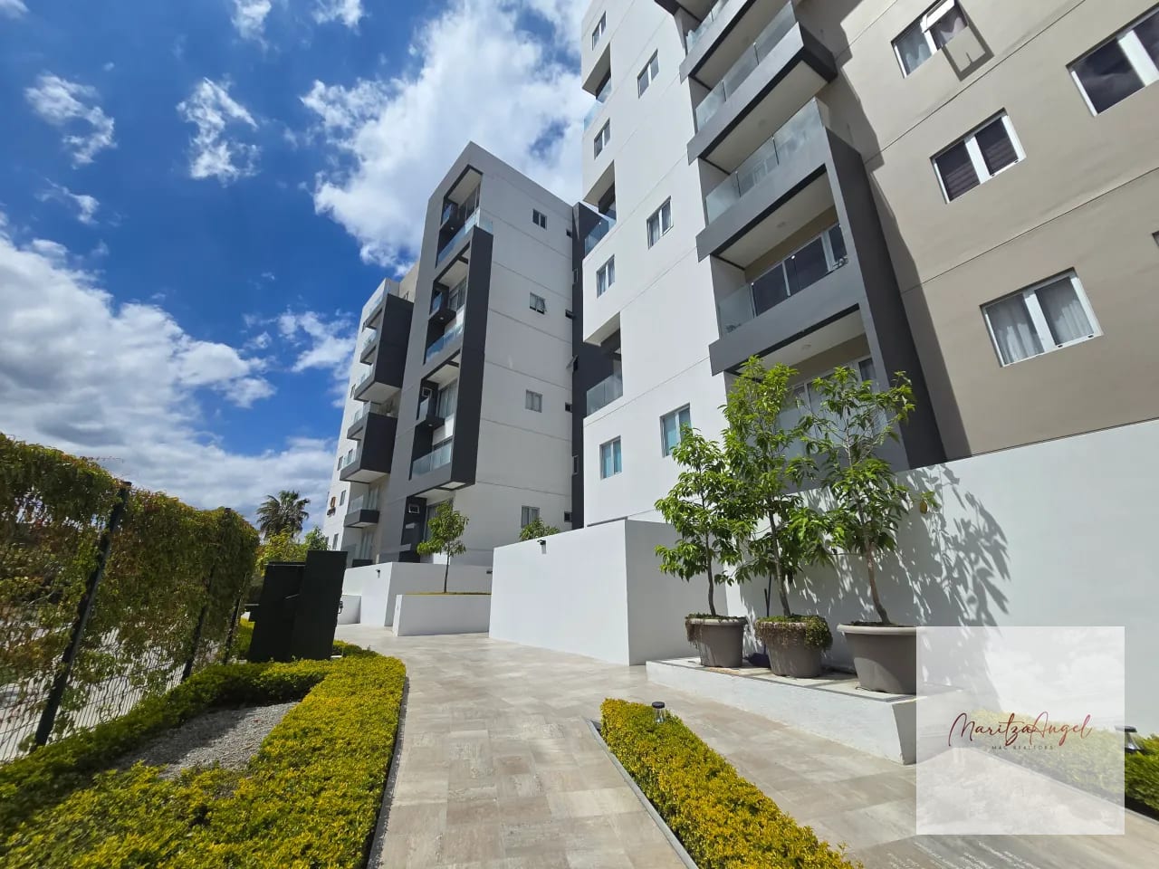 VENTA DE APARTAMENTO EN CONDADO EL NARANJO. NUVÓ. — Apartamento en Venta en Condado Naranjo, Zona 4 Mixco, Guatemala, Ciudad — foto 1 de 7