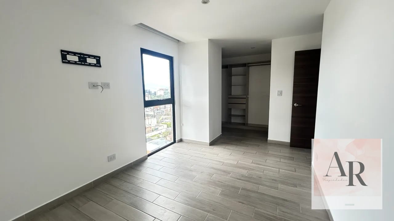Apartamento en renta zona 10 — Apartamento en Alquiler en Parque 10, Zona 10, Guatemala, Ciudad — foto 9 de 11