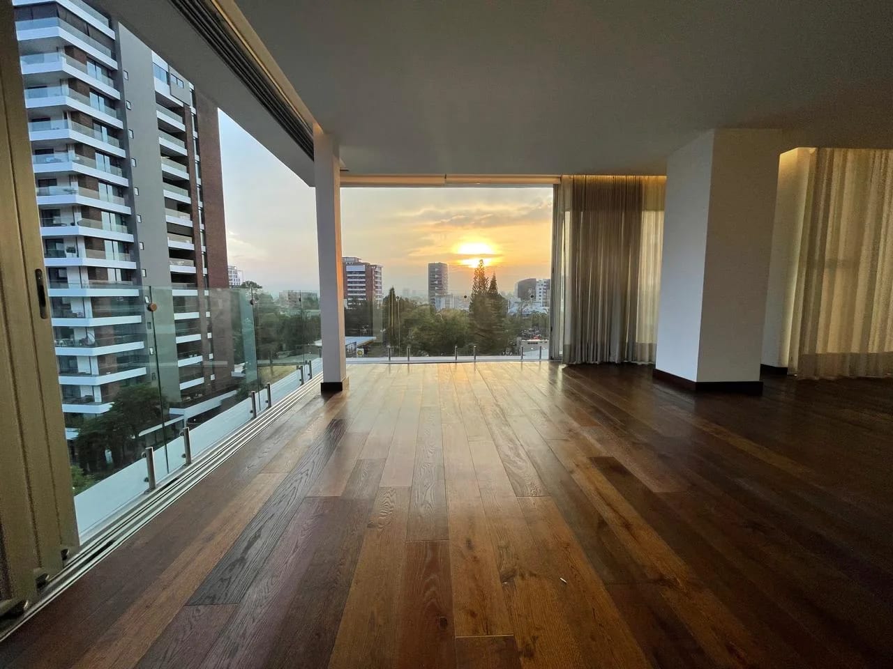 Apto renta z14 VITRA — Apartamento en Alquiler en Zona 14, Guatemala, Ciudad — foto 1 de 15
