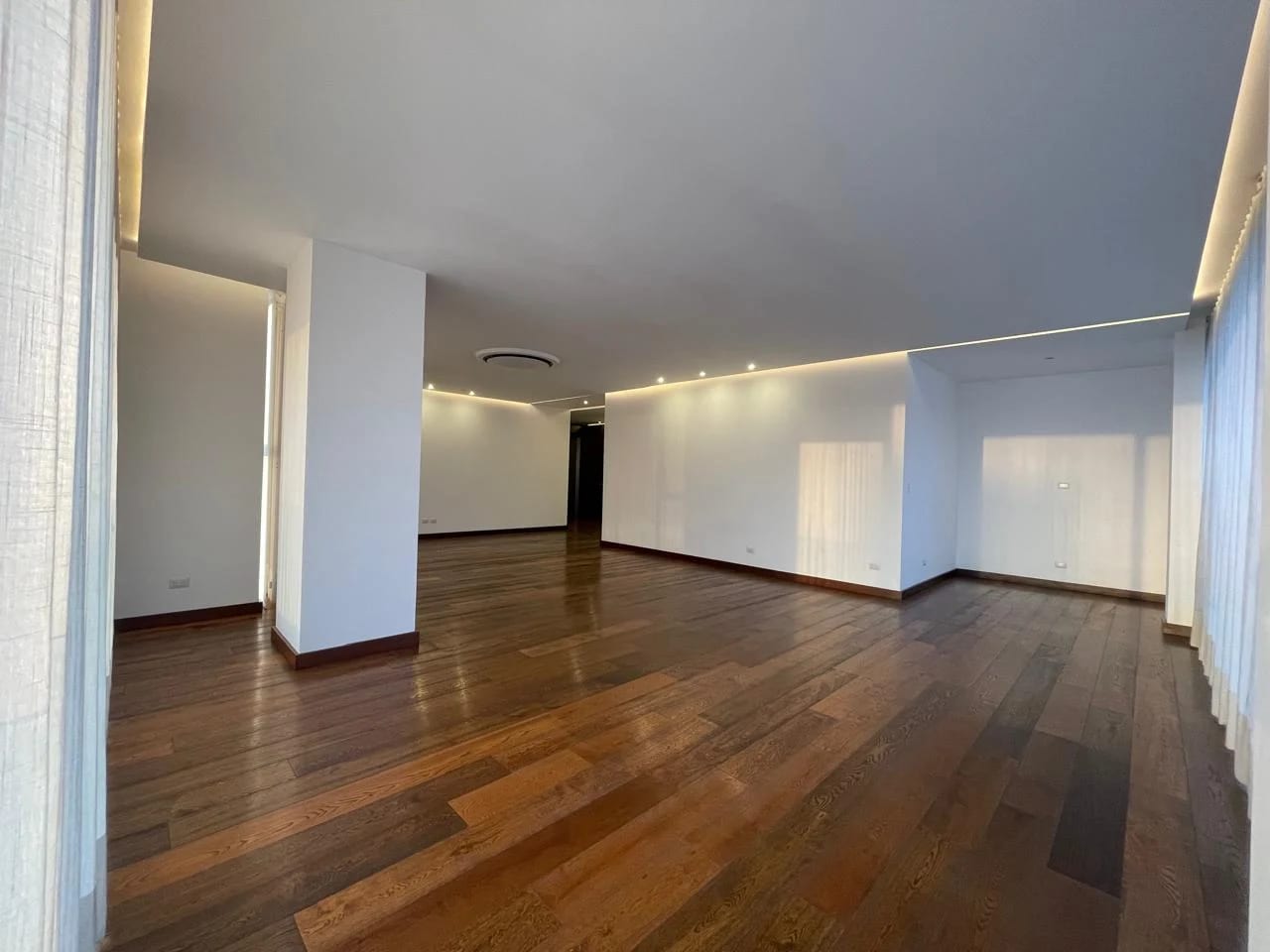 Apto renta z14 VITRA — Apartamento en Alquiler en Zona 14, Guatemala, Ciudad — foto 3 de 15