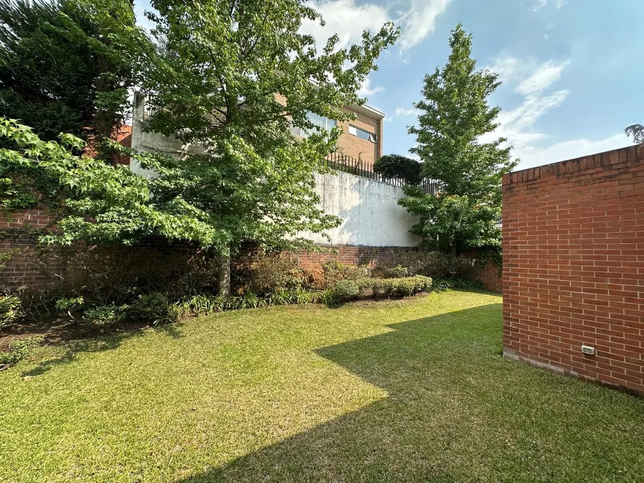 Casa en venta en ACACIAS zona 16 (CONSULTA PRECIO) — Casa en Venta en Acacias de Cayalá, Zona 16, Guatemala, Ciudad — foto 5 de 16