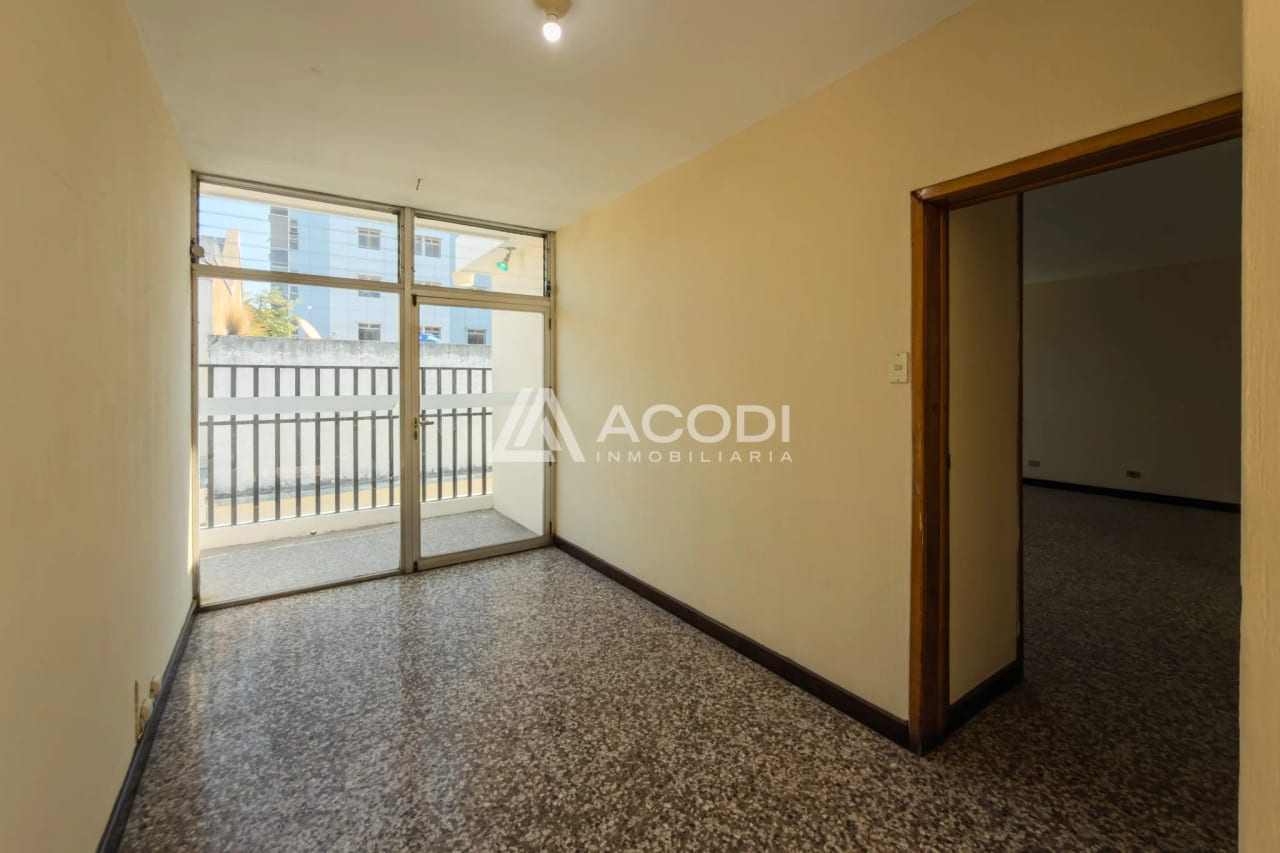 Casa para oficinas en Zona 10 — Oficina en Alquiler en Zona 10, Guatemala, Ciudad — foto 5 de 10