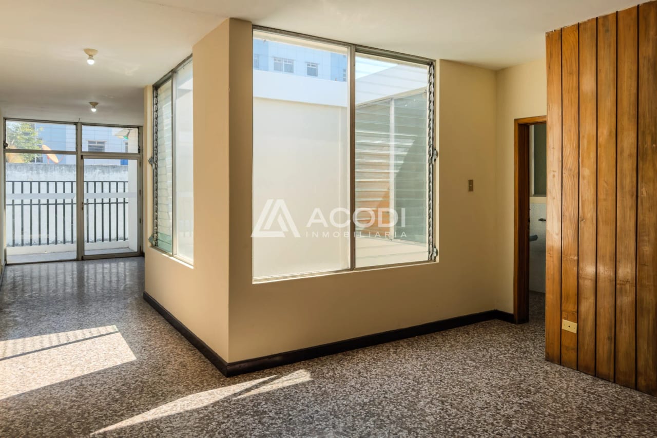 Casa para oficinas en Zona 10 — Oficina en Alquiler en Zona 10, Guatemala, Ciudad — foto 4 de 10