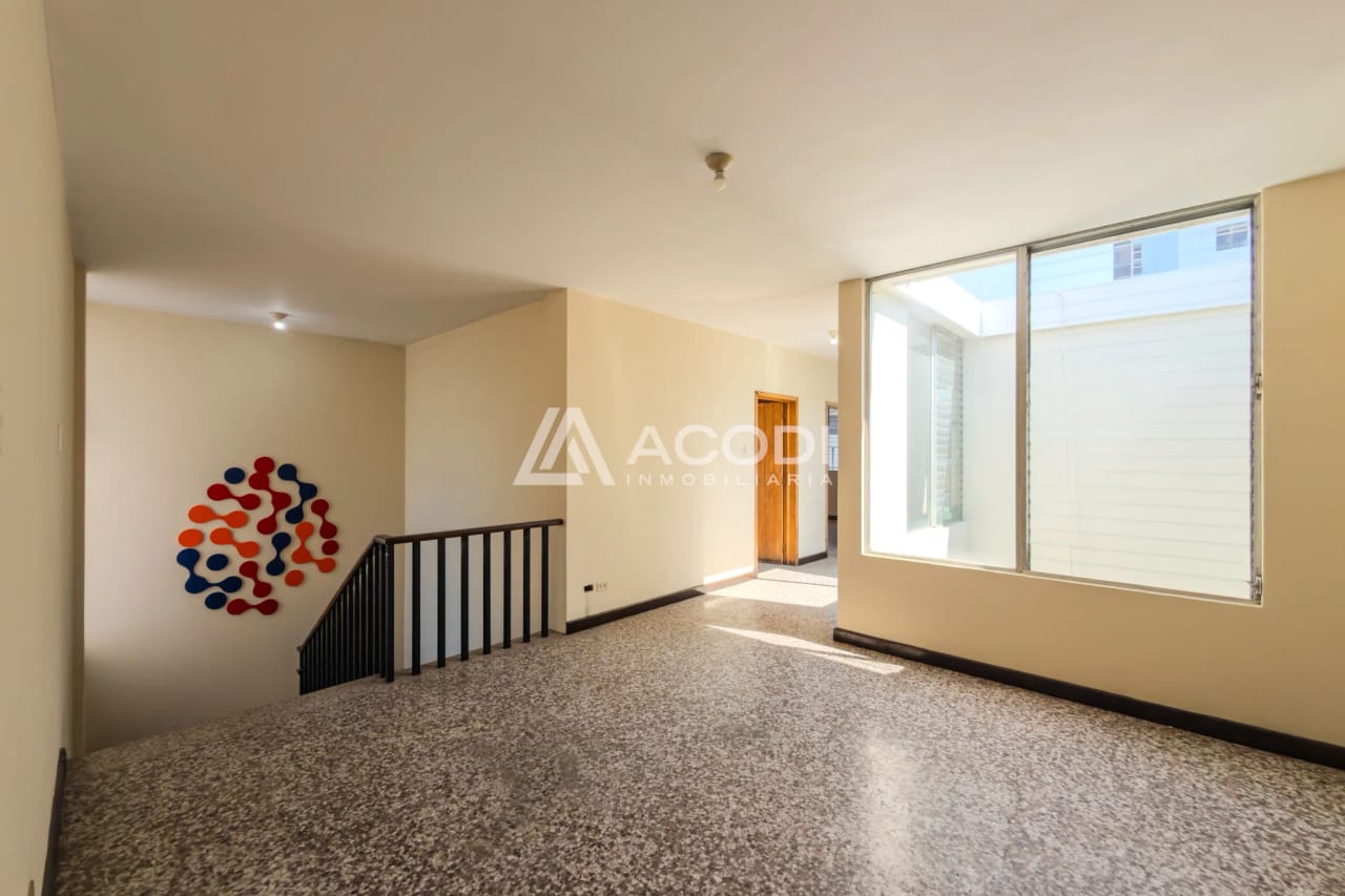 Casa para oficinas en Zona 10 — Oficina en Alquiler en Zona 10, Guatemala, Ciudad — foto 7 de 10