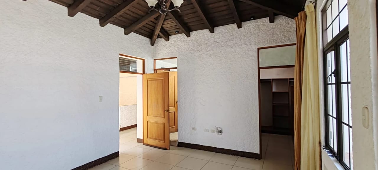 Casa en Hacienda Real, Zona 16 — Casa en Alquiler en Zona 16, Guatemala, Ciudad — foto 5 de 10