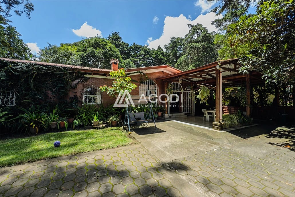 Casa de un nivel en San Lucas Sacatepéquez — Casa en Venta en San Lucas Sacatepéquez, Sacatepéquez — foto 1 de 10
