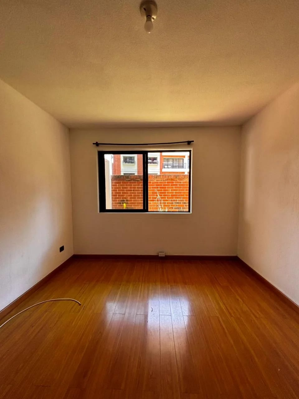 Apartamento con jardín en Las Charcas, Zona 11 — Apartamento en Alquiler en Zona 11, Guatemala, Ciudad — foto 3 de 10