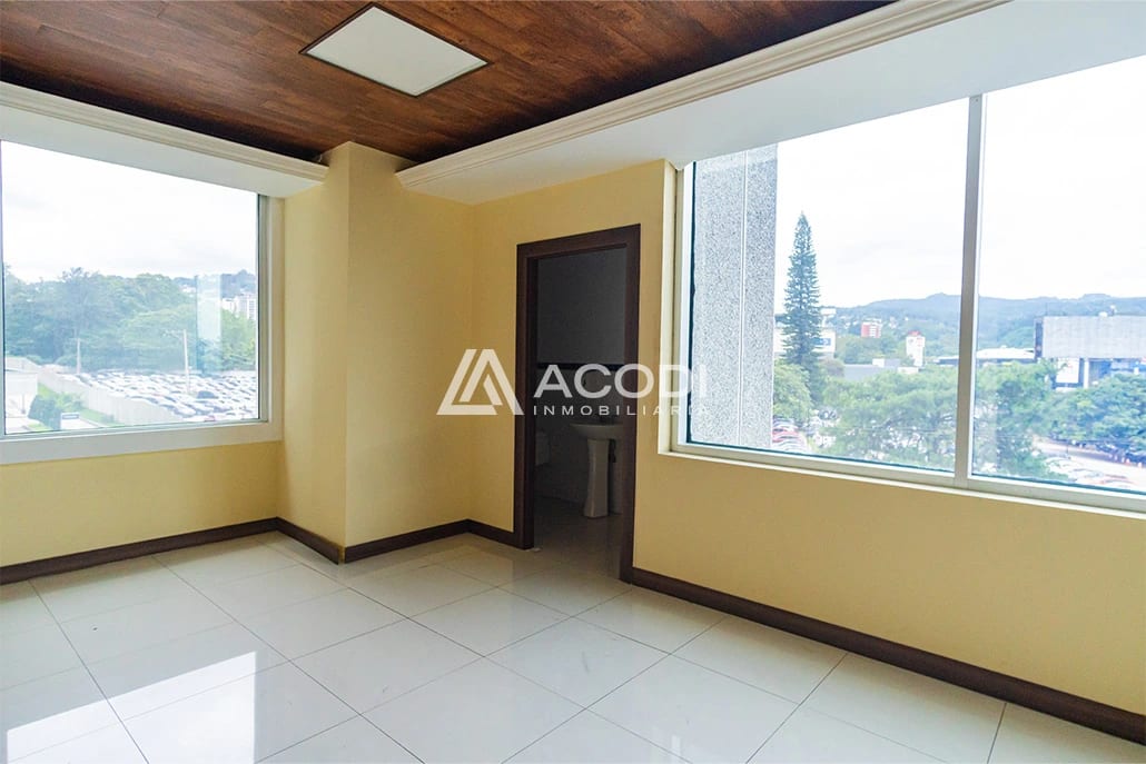 Oficina en Zona 10 — Oficina en Venta en Zona 10, Guatemala, Ciudad — foto 2 de 10