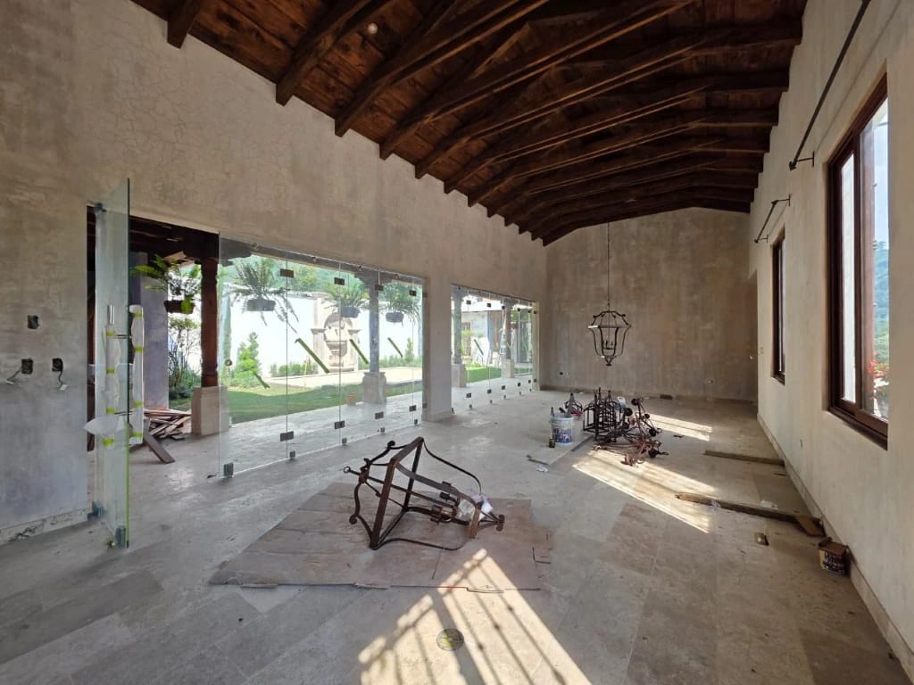 Casa de un nivel amueblada en Antigua Guatemala — Casa en Venta en Antigua, Sacatepéquez — foto 2 de 10