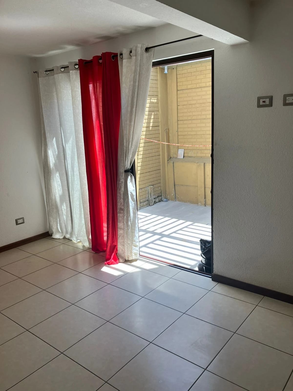 Casa en Santa Catarina Pinula — Casa en Venta en Santa Catarina Pinula, Guatemala, Ciudad — foto 2 de 9