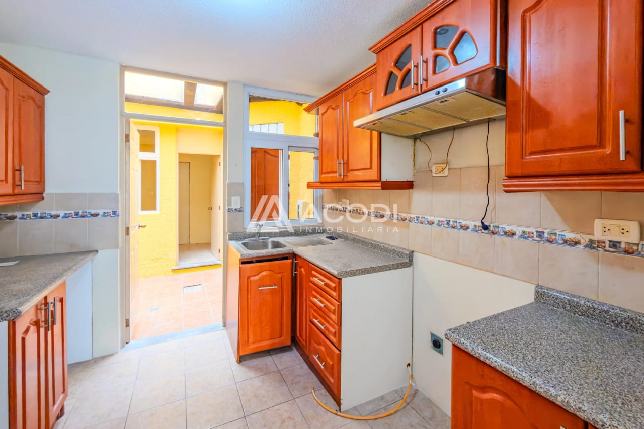 Casa en San Lucas Sacatepéquez — Casa en Venta en San Lucas Sacatepéquez, Sacatepéquez — foto 3 de 10