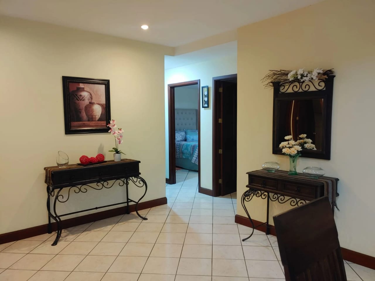 Apartamento amueblado en Zona 10 — Apartamento en Alquiler en Zona 10, Guatemala, Ciudad — foto 1 de 9