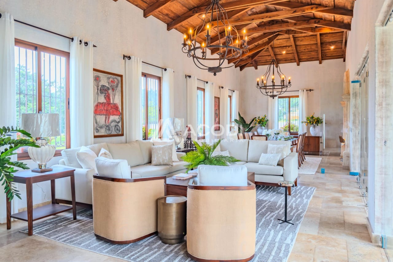 Casa de un nivel amueblada en Antigua Guatemala — Casa en Venta en Antigua, Sacatepéquez — foto 2 de 10