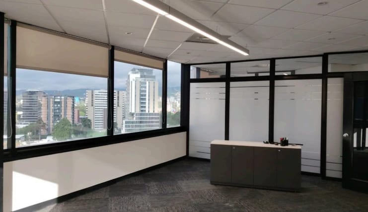 Oficina en Zona 10 — Oficina en Alquiler en Zona 10, Guatemala, Ciudad — foto 1 de 2