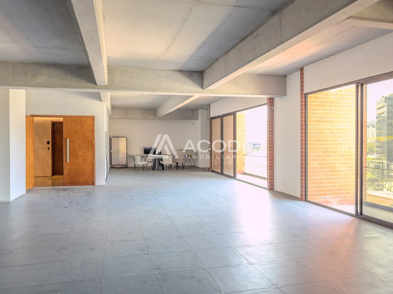 Oficina en Zona 10 — Oficina en Alquiler en Zona 10, Guatemala, Ciudad — foto 1 de 2