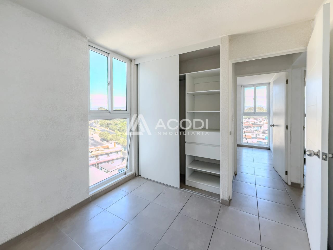 Apartamento en Zona 8 — Apartamento en Alquiler en Zona 8, Guatemala, Ciudad — foto 3 de 6
