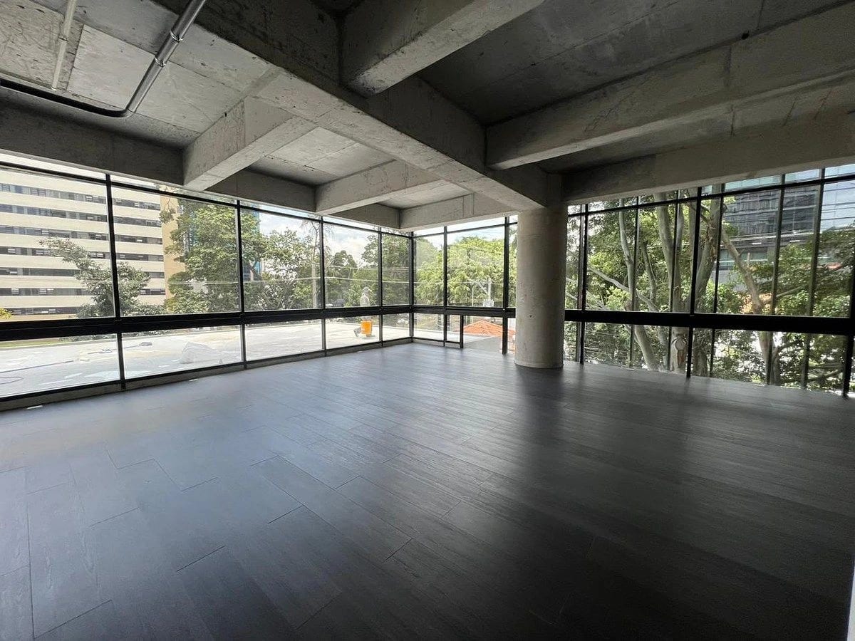 Oficina en Zona 14 — Oficina en Alquiler en Zona 14, Guatemala, Ciudad — foto 1 de 4