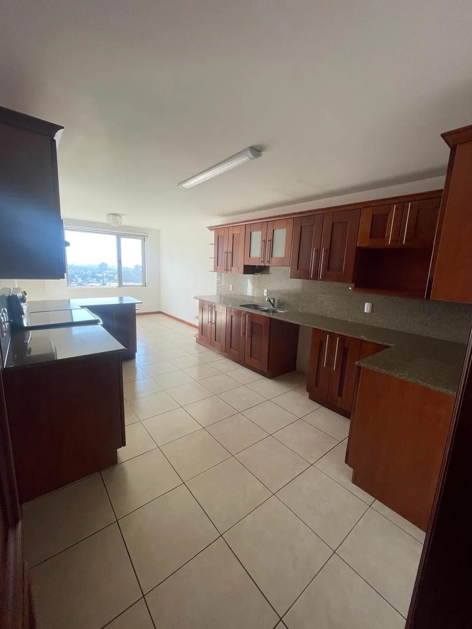Apartamento en Zona 15 — Apartamento en Alquiler en Zona 15, Guatemala, Ciudad — foto 3 de 7