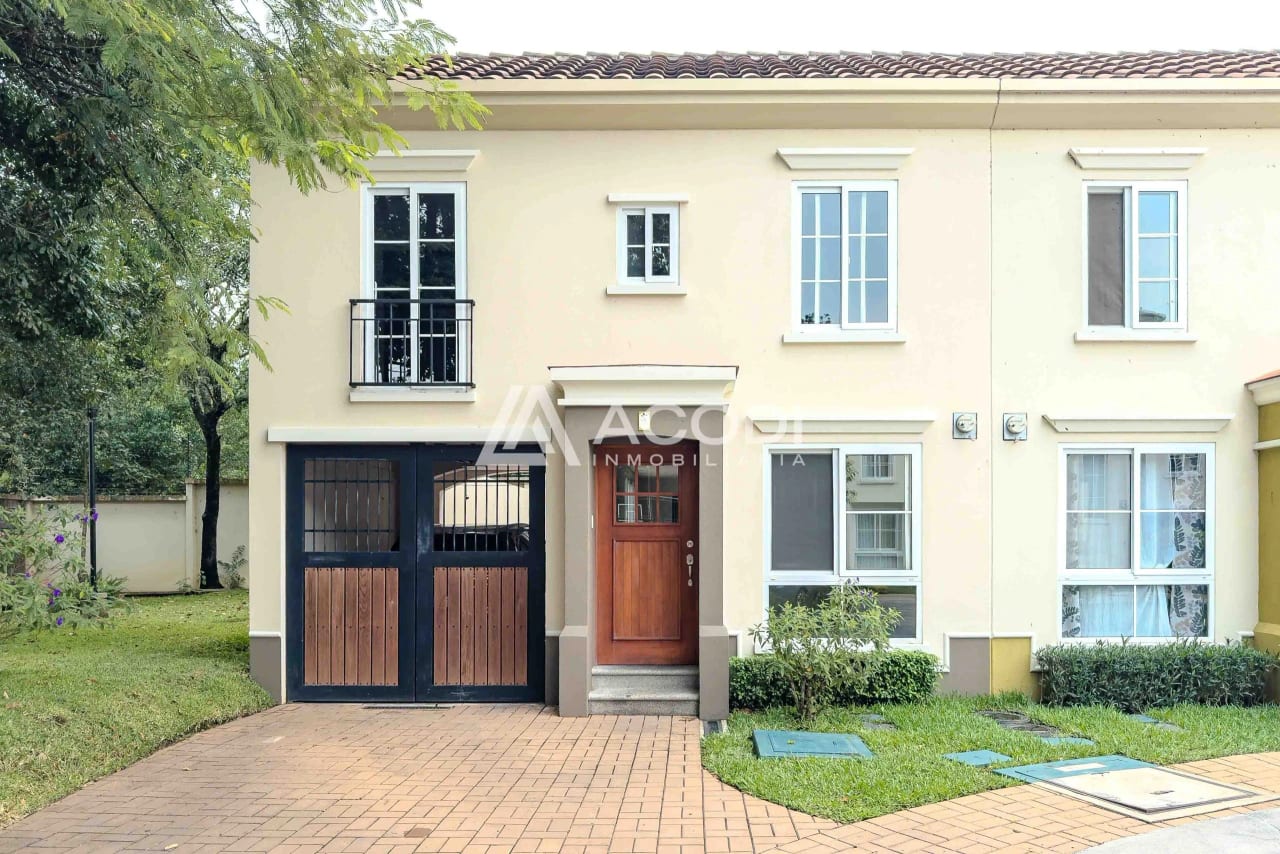 Casa en Condado Naranjo, Zona 4 de Mixco — Casa en Venta en Zona 4 Mixco, Guatemala, Ciudad — foto 1 de 10
